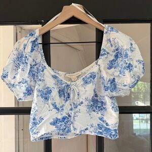 Floral Puff Sleeve Blouse in Blue and White